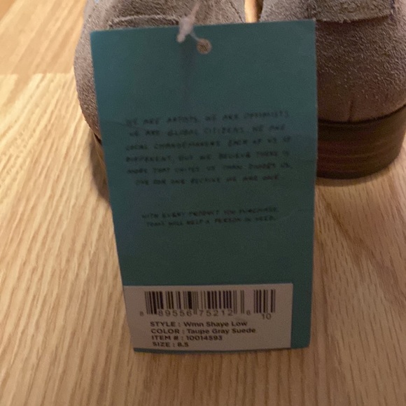 NWT and NWOT TOMS Size 8.5. SOLD SEPARATELY…please specify which pair! - Picture 4 of 13